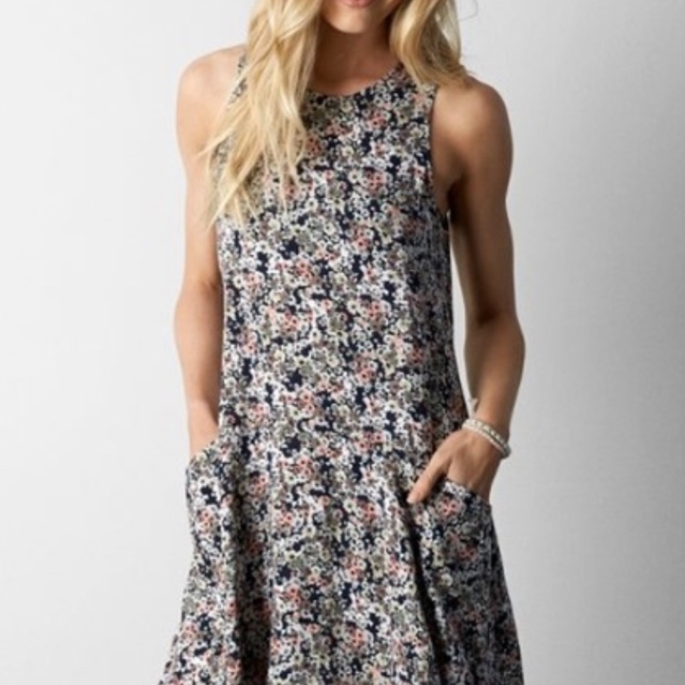 American Eagle - Floral Shift Dress